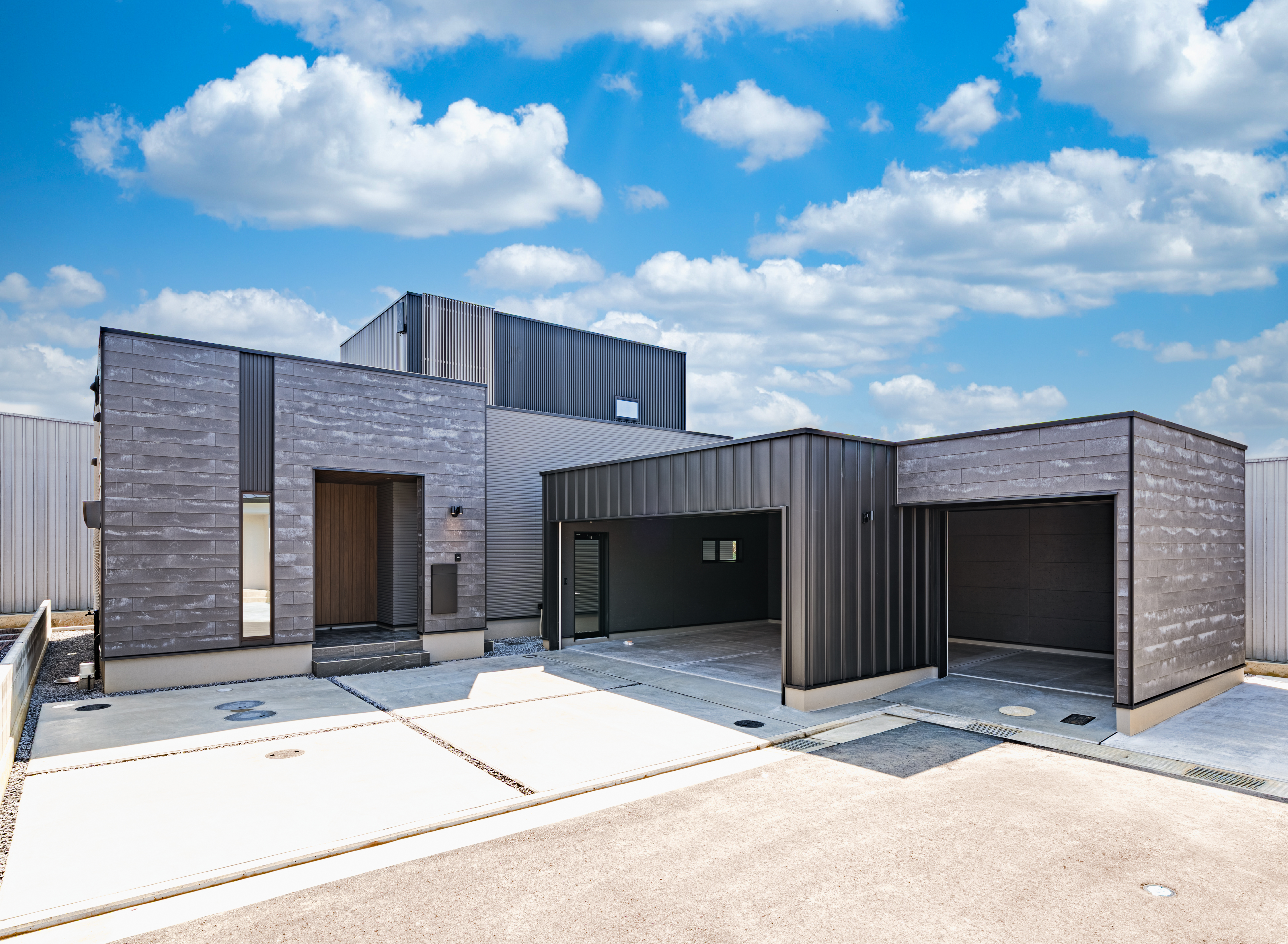 その意志は、コーディネーターをも超えていく。－美しくブラックが似合う住まい－ 画像